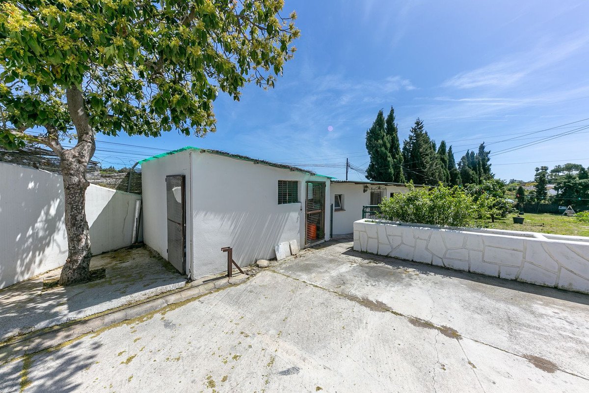 10 Bed Finca - Cortijo in Estepona