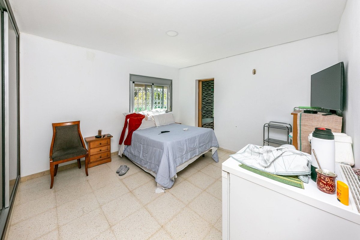 10 Bed Finca - Cortijo in Estepona