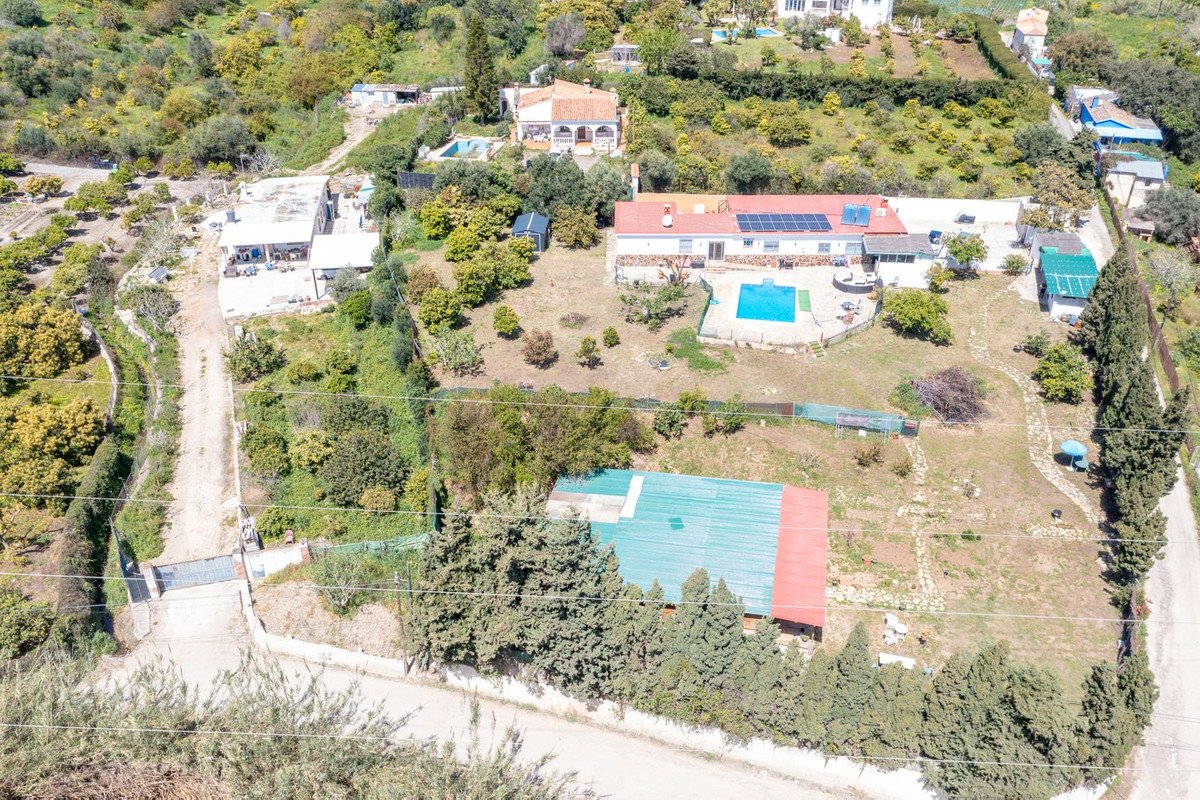 10 Bed Finca - Cortijo in Estepona