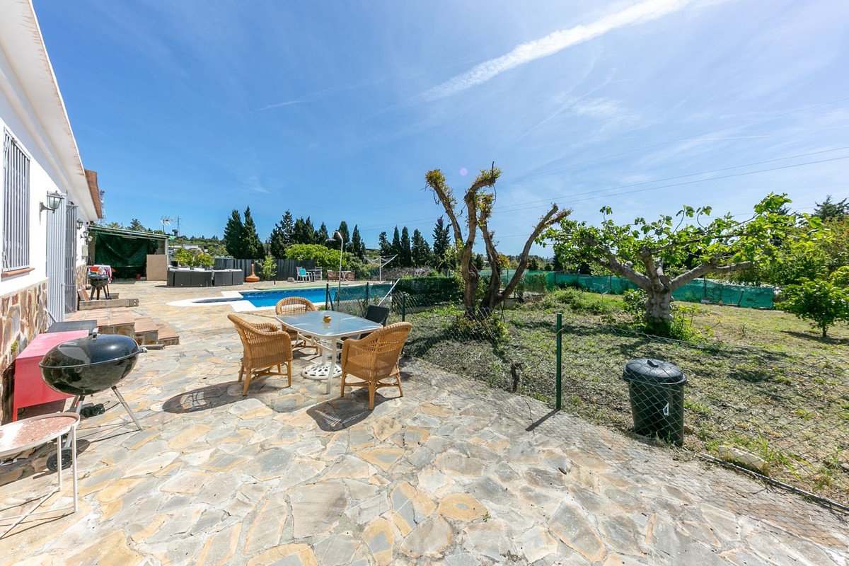 10 Bed Finca - Cortijo in Estepona