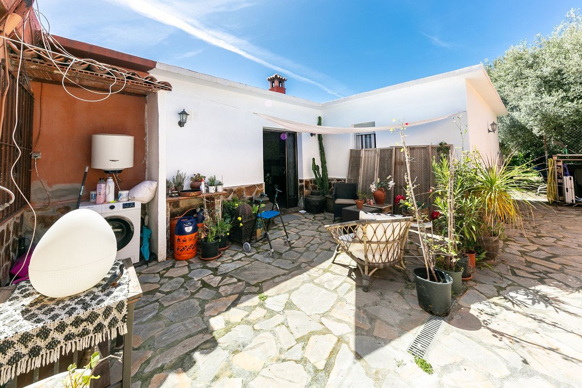 10 Bed Finca - Cortijo in Estepona