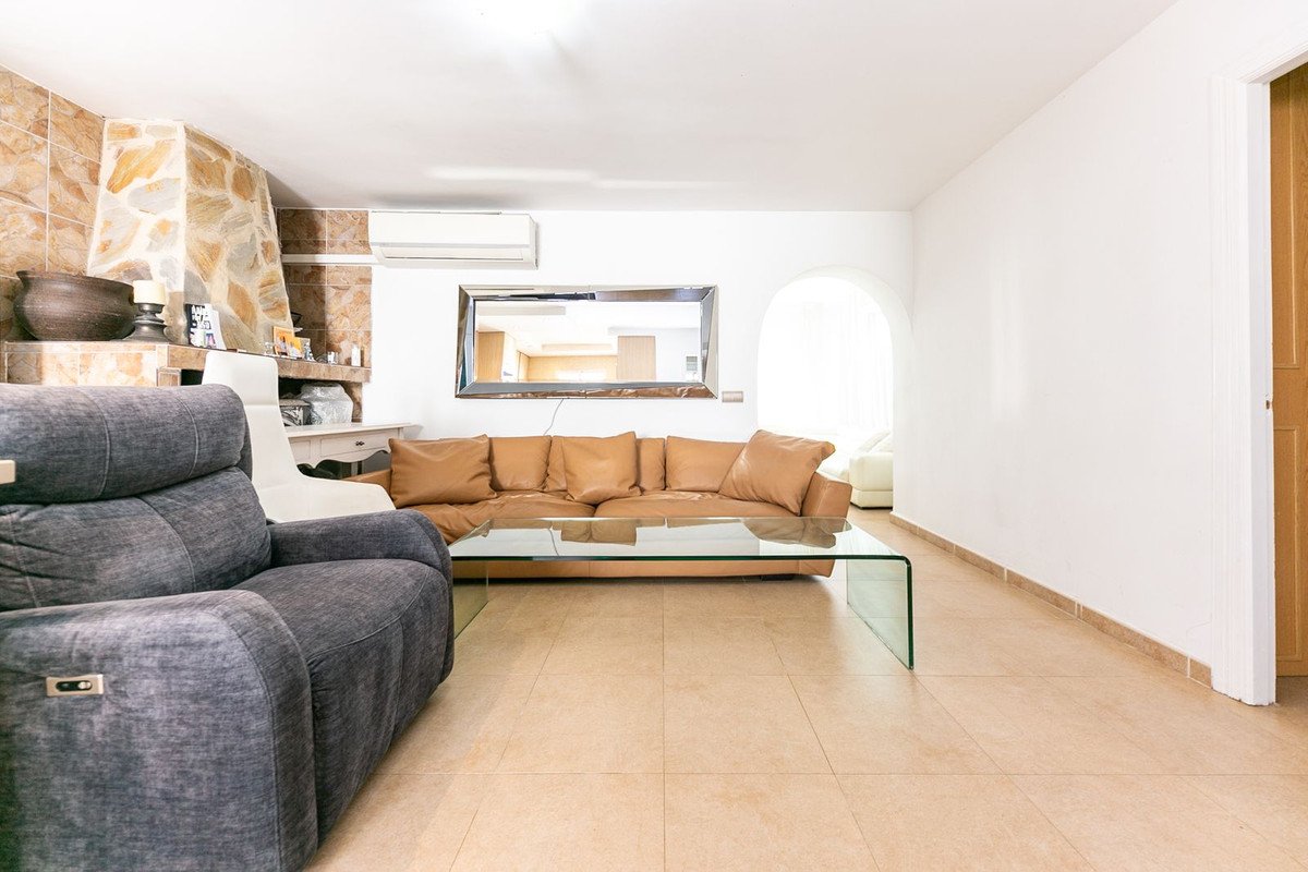 10 Bed Finca - Cortijo in Estepona