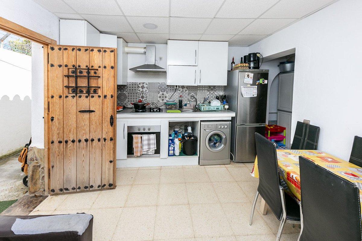 10 Bed Finca - Cortijo in Estepona