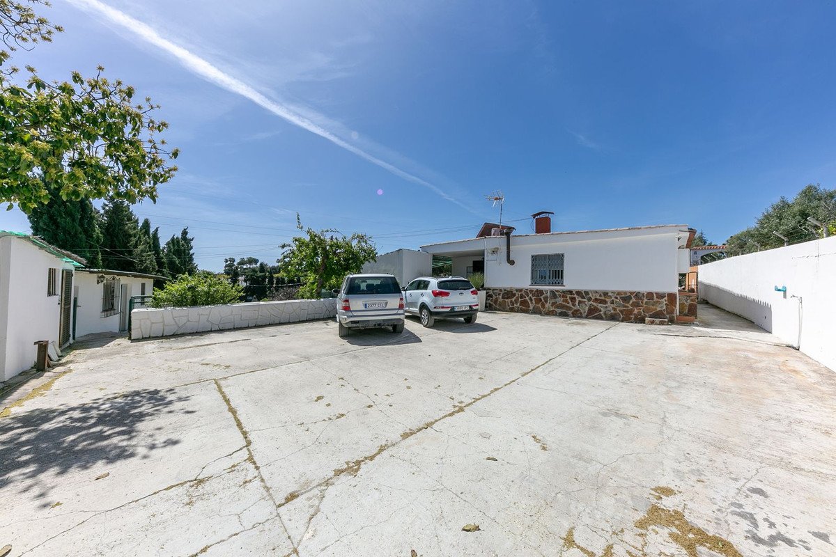 10 Bed Finca - Cortijo in Estepona