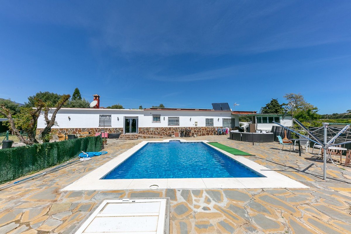 10 Bed Finca - Cortijo in Estepona
