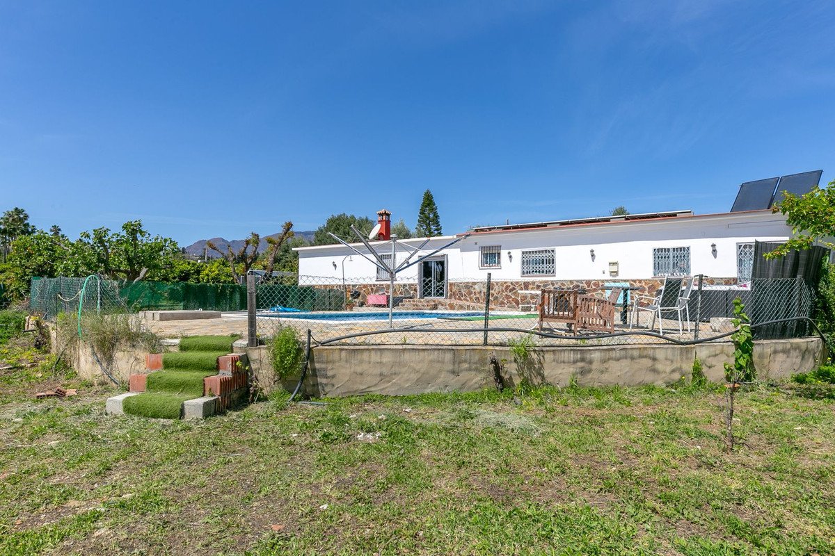 10 Bed Finca - Cortijo in Estepona