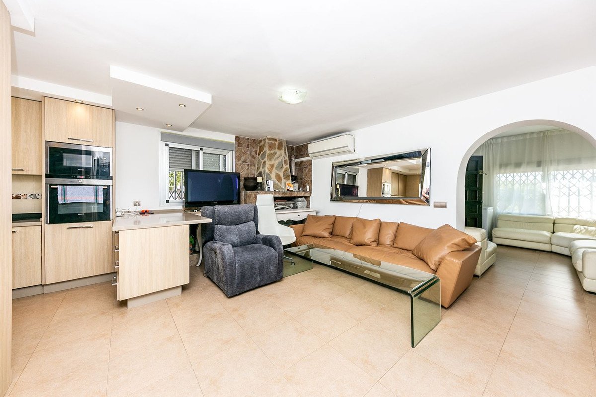 10 Bed Finca - Cortijo in Estepona