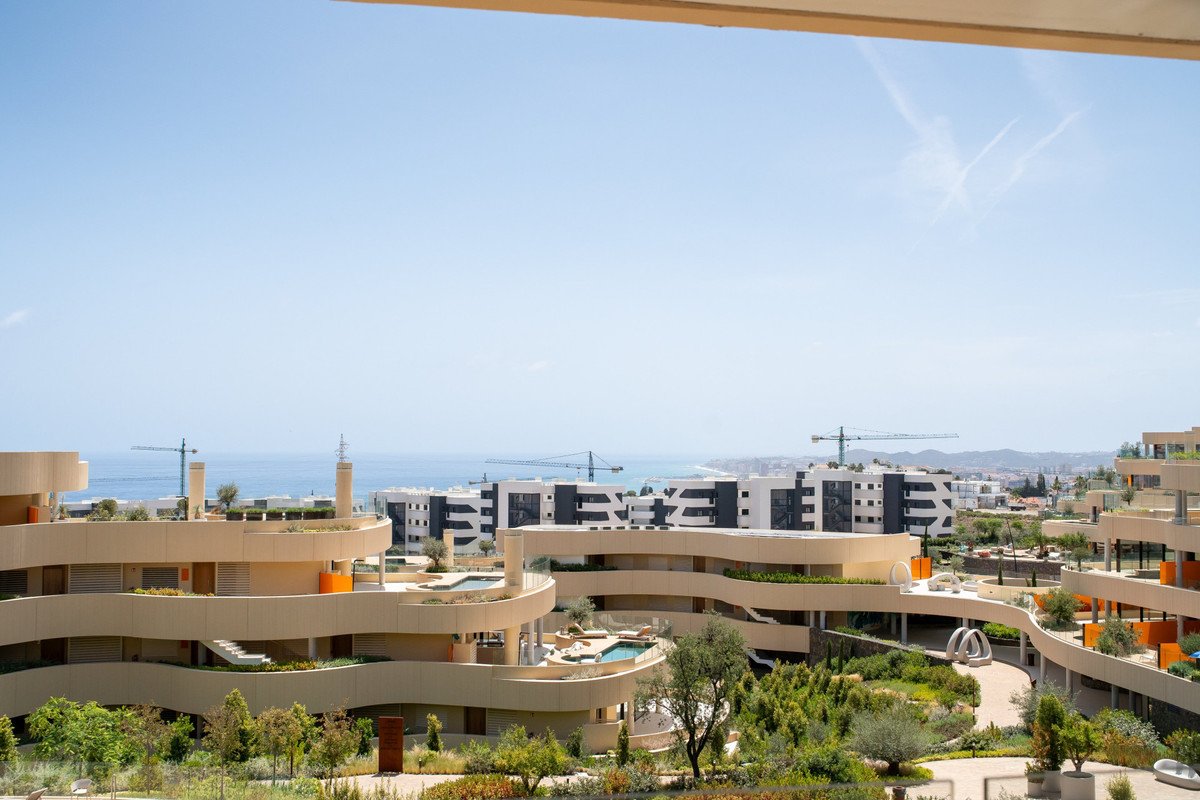 3 Bed Middle Floor Apartment in Fuengirola