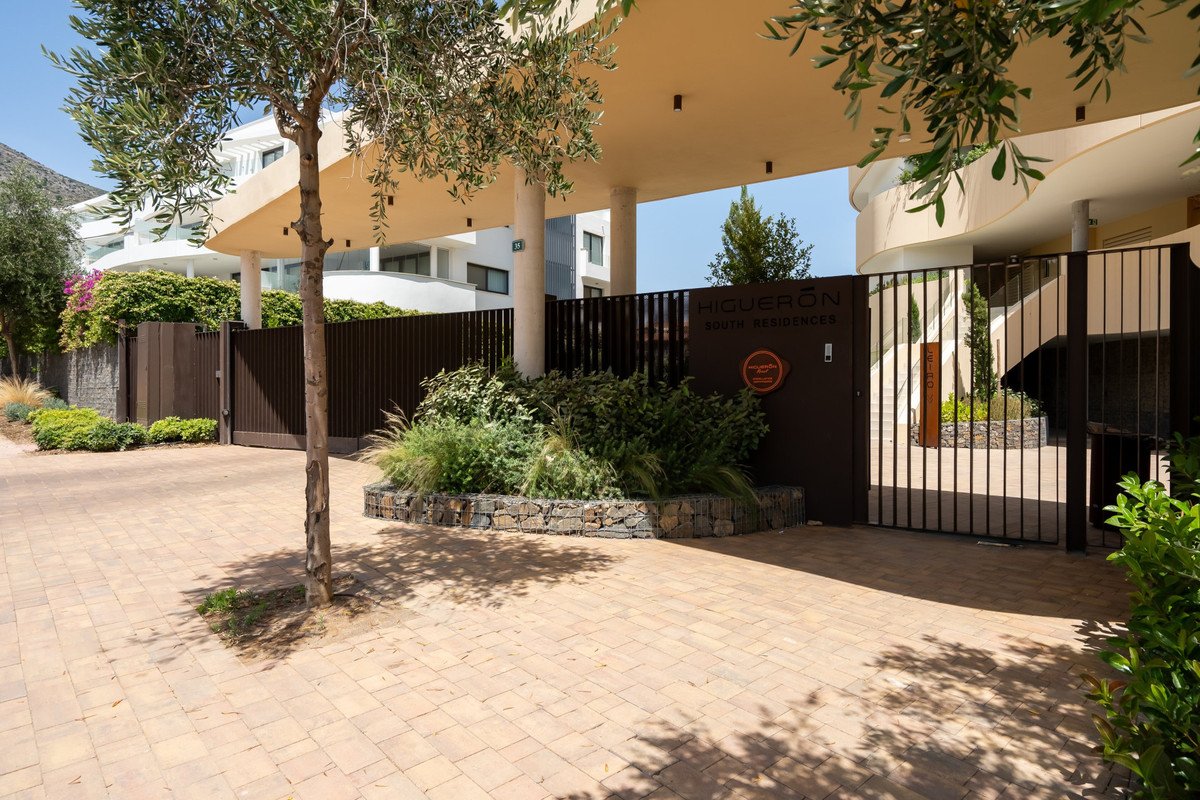 3 Bed Middle Floor Apartment in Fuengirola