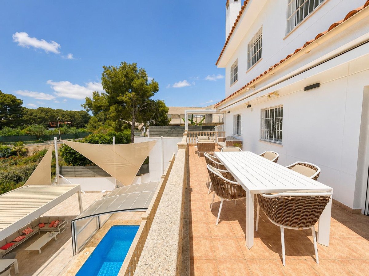 4 Bed Detached Villa in Campoamor