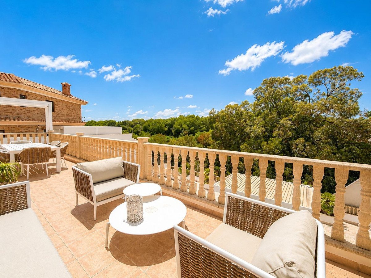 4 Bed Detached Villa in Campoamor