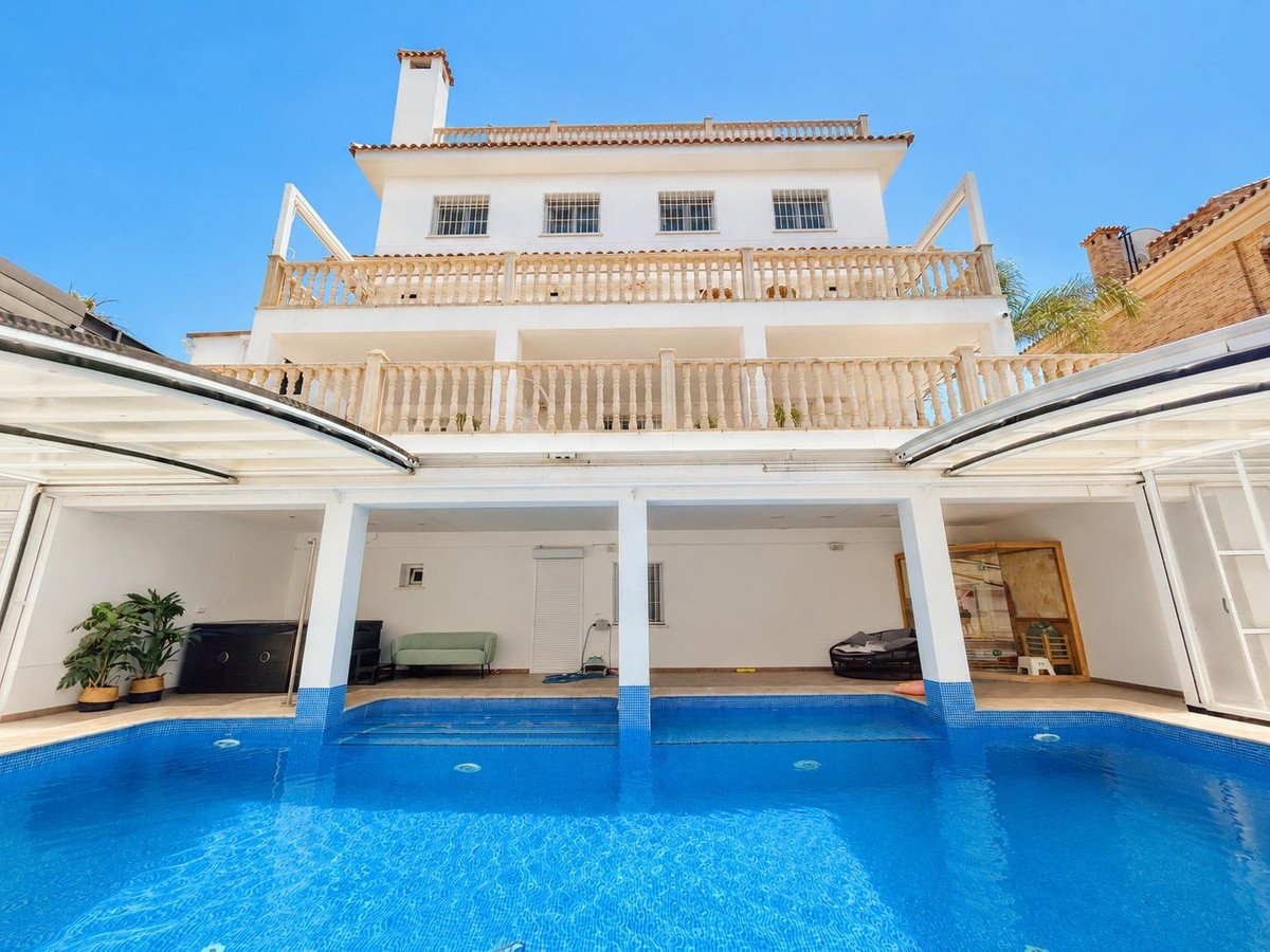 4 Bed Detached Villa in Campoamor