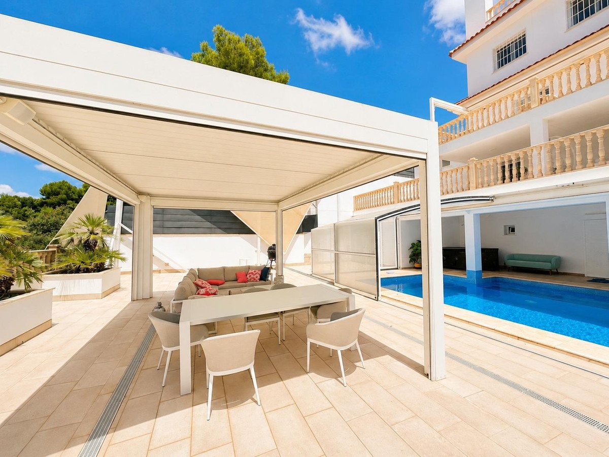 4 Bed Detached Villa in Campoamor