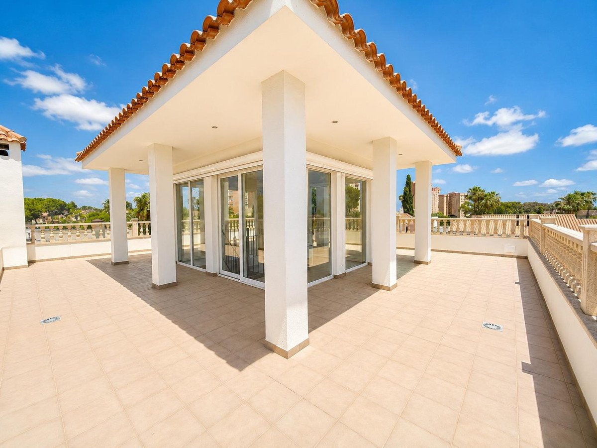 4 Bed Detached Villa in Campoamor