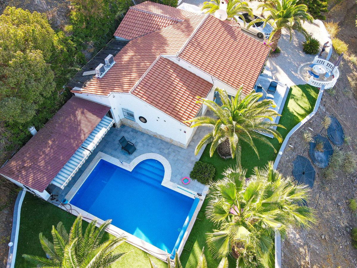 3 Bed Detached Villa in Arenas