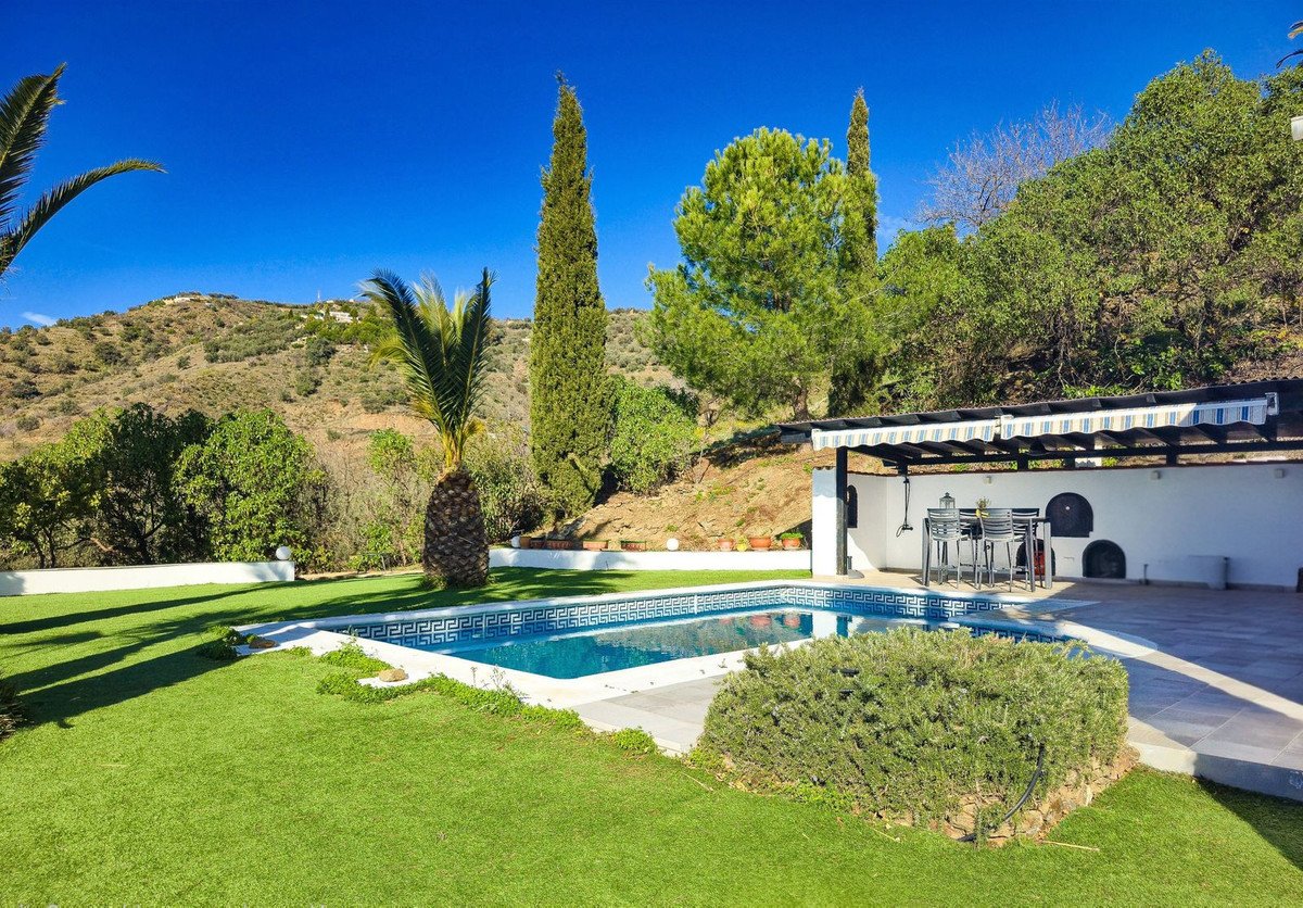 3 Bed Detached Villa in Arenas