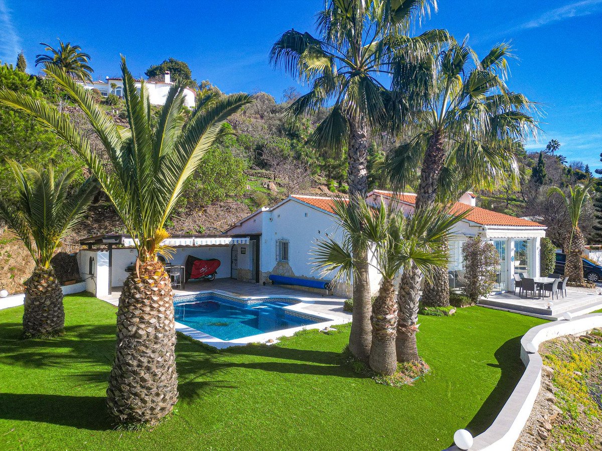 3 Bed Detached Villa in Arenas