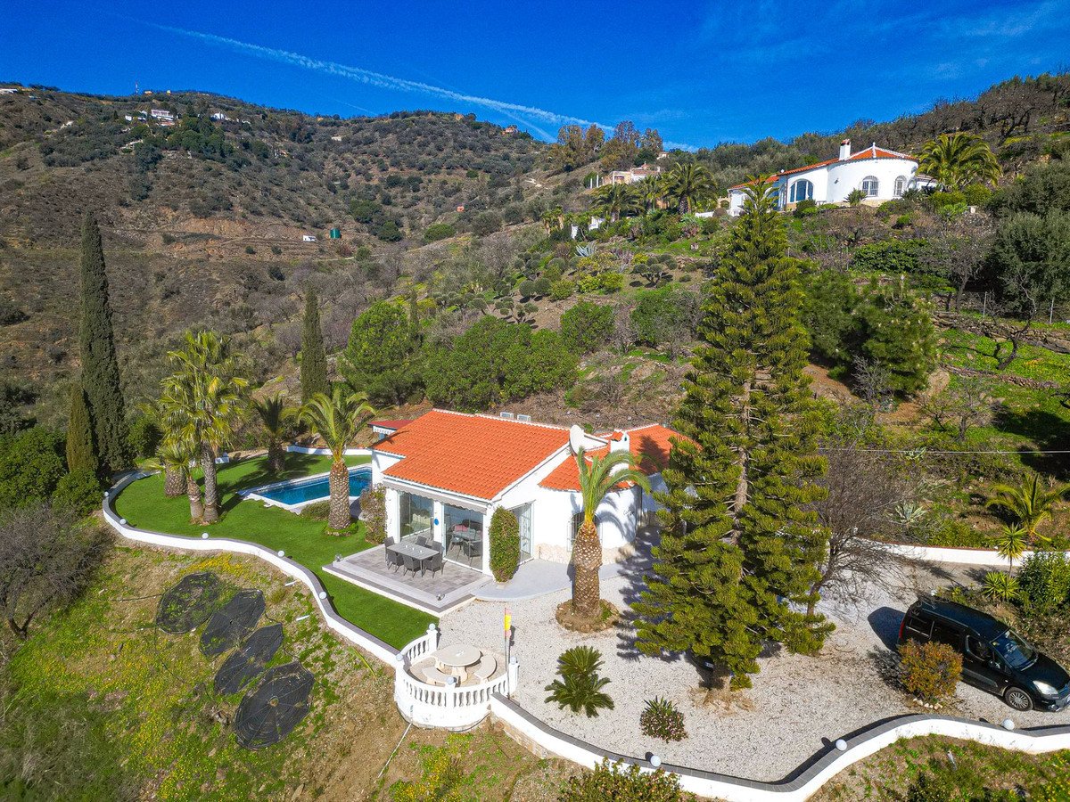 3 Bed Detached Villa in Arenas