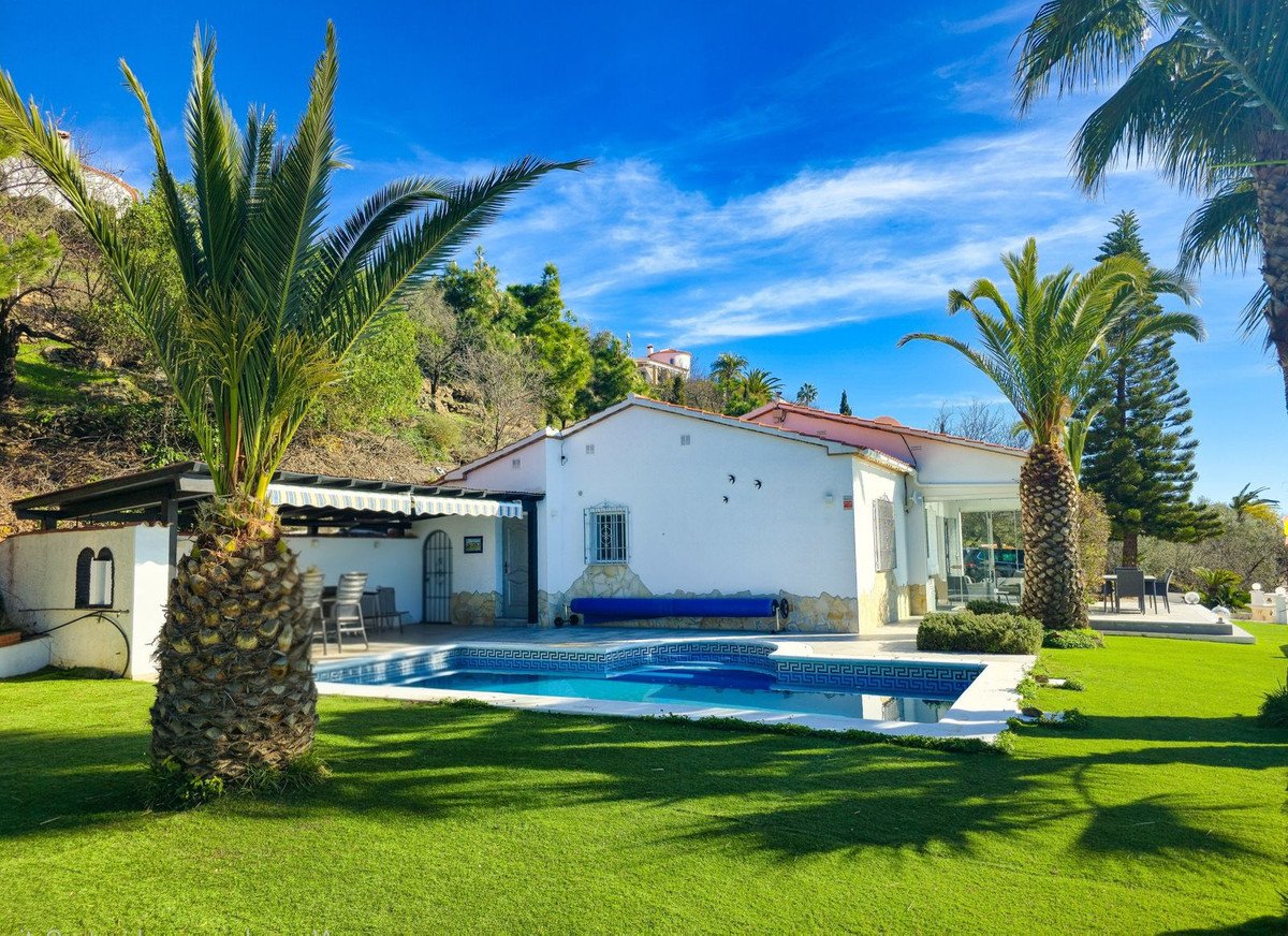 3 Bed Detached Villa in Arenas