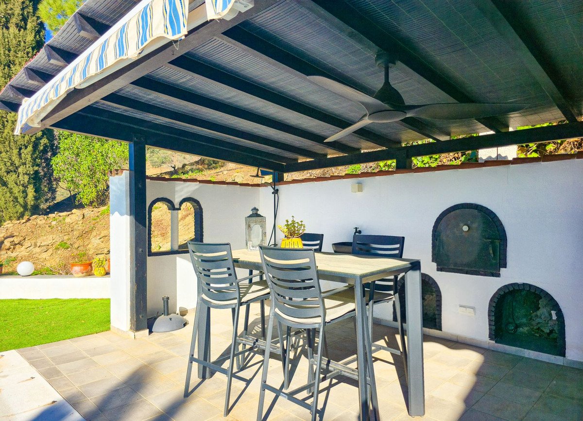 3 Bed Detached Villa in Arenas