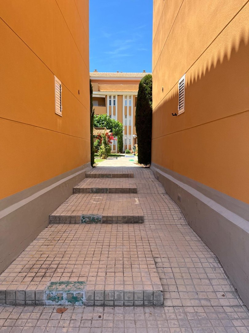 2 Bed Middle Floor Apartment in Denia