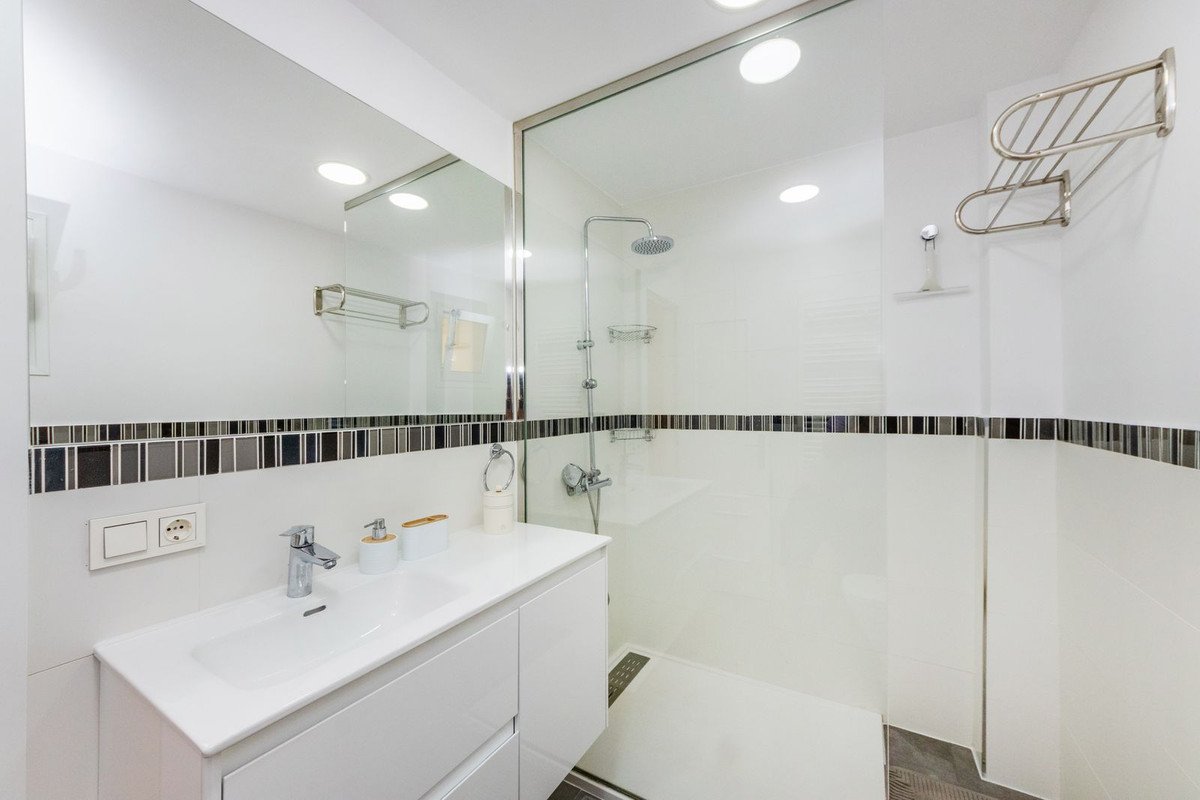 3 Bed Middle Floor Apartment in Fuengirola