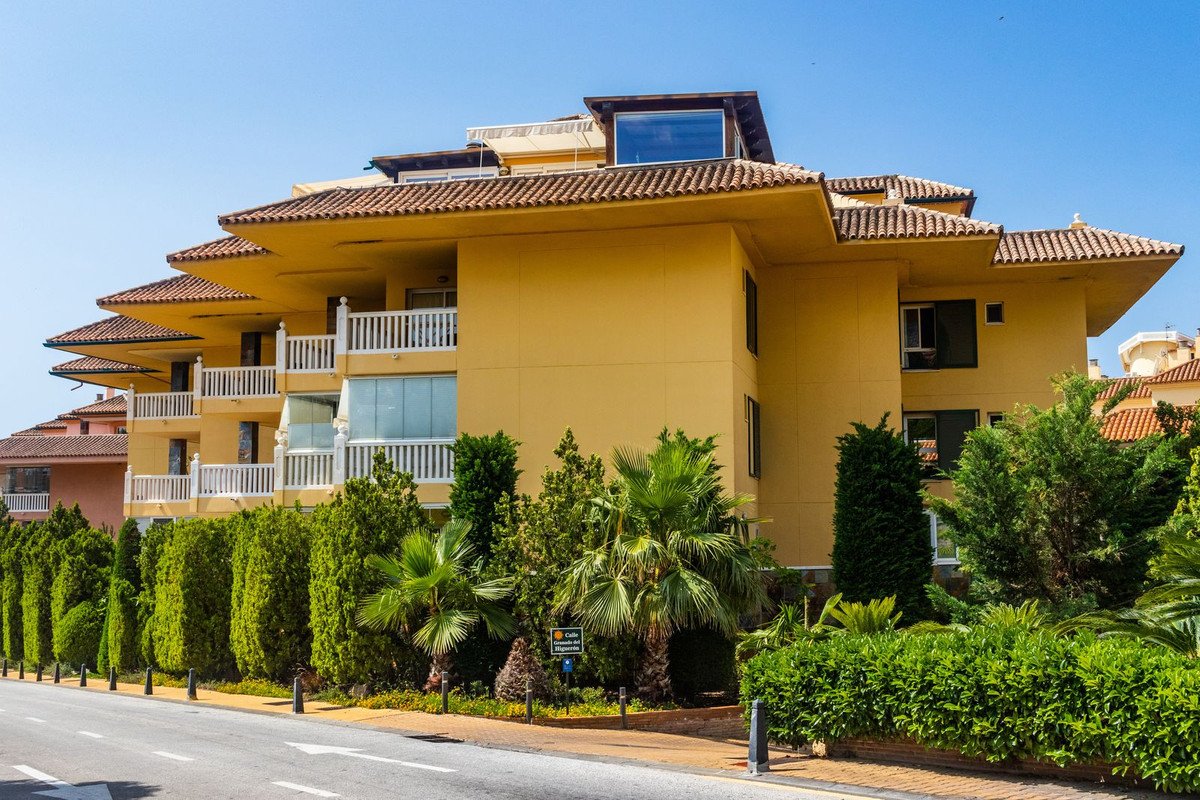 3 Bed Middle Floor Apartment in Fuengirola