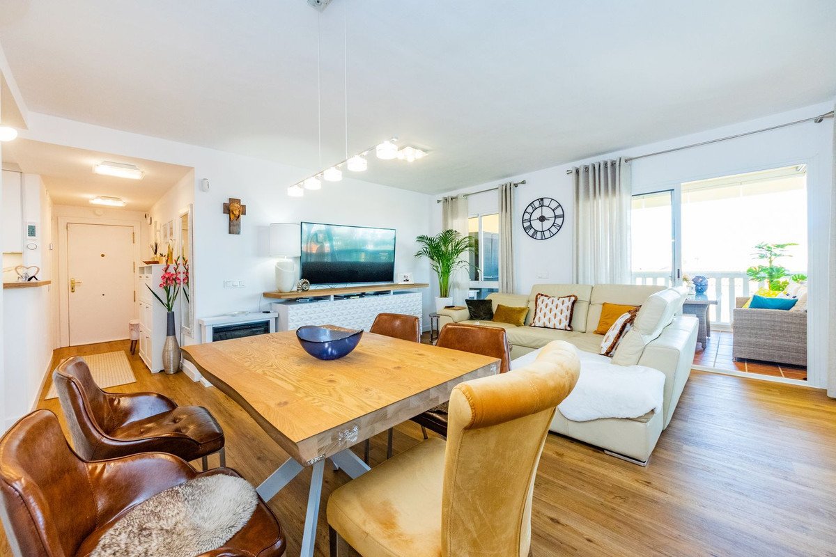 3 Bed Middle Floor Apartment in Fuengirola