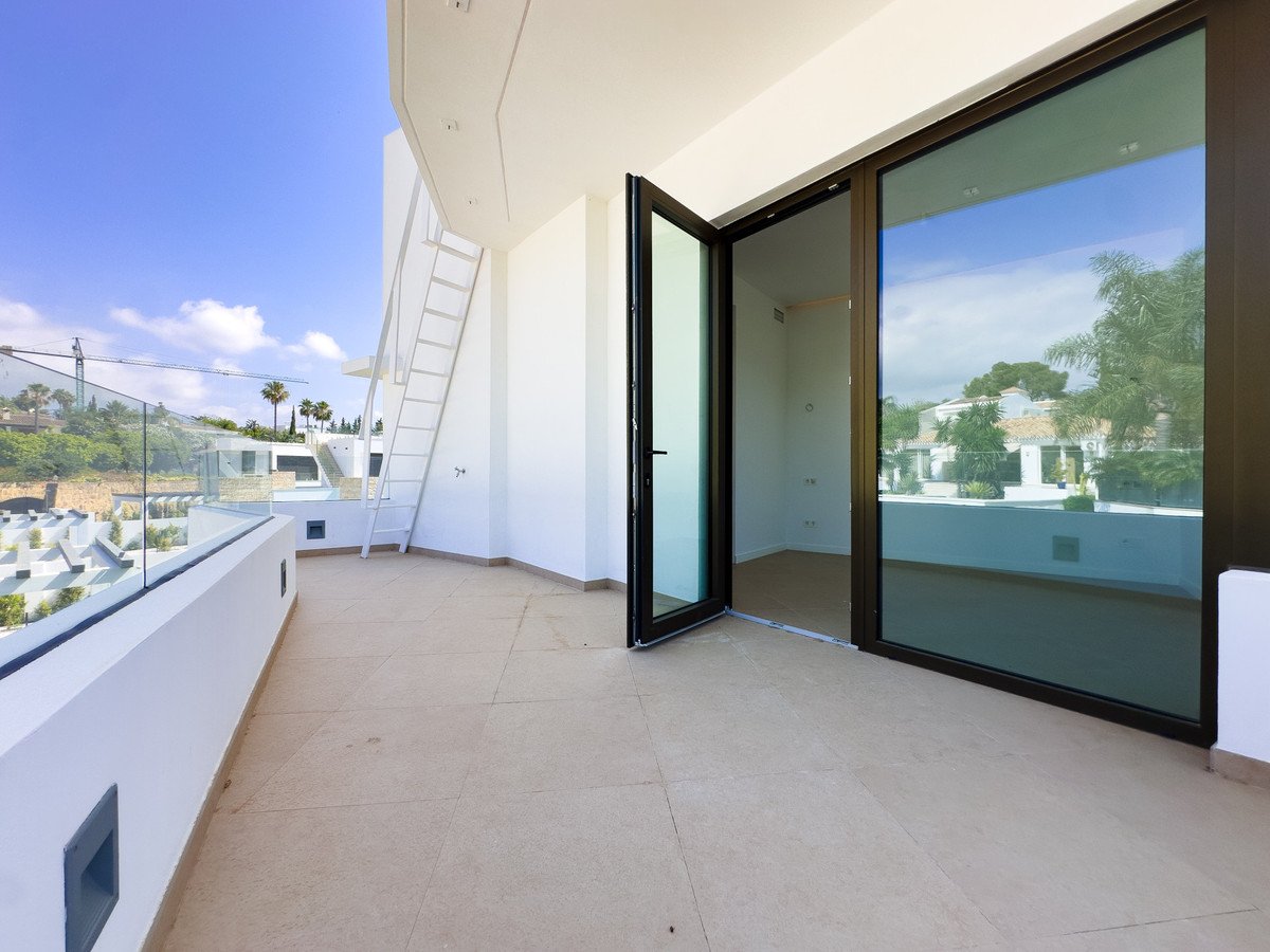 4 Bed Detached Villa in Estepona