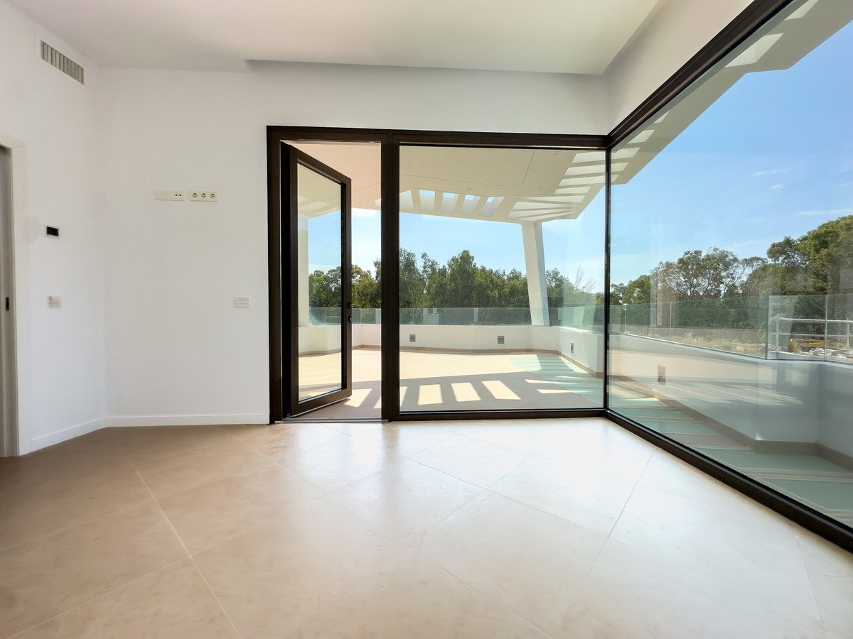 4 Bed Detached Villa in Estepona
