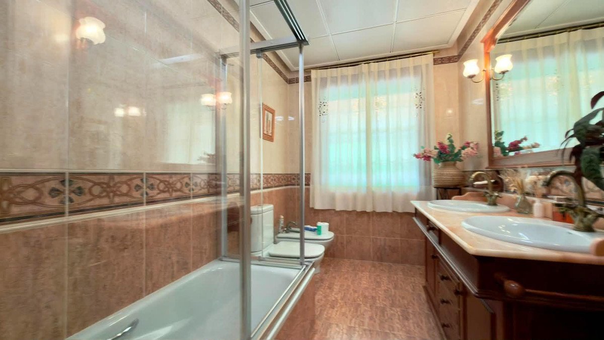 8 Bed Bungalow in Calpe