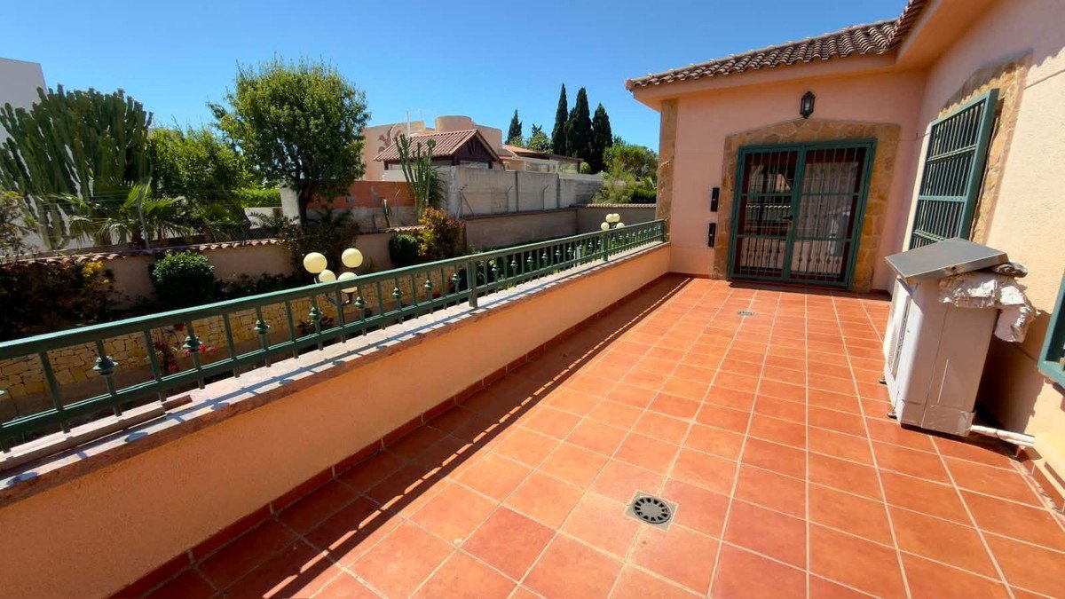 8 Bed Bungalow in Calpe