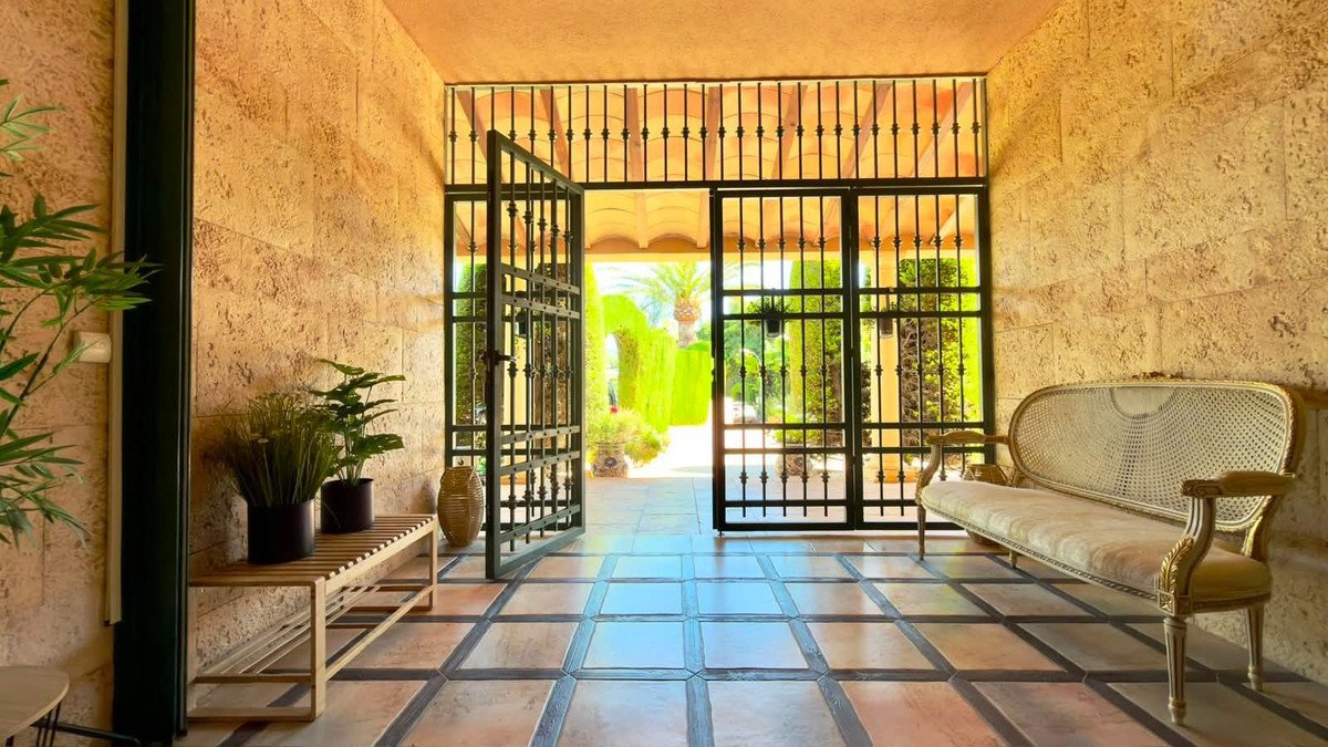 8 Bed Bungalow in Calpe