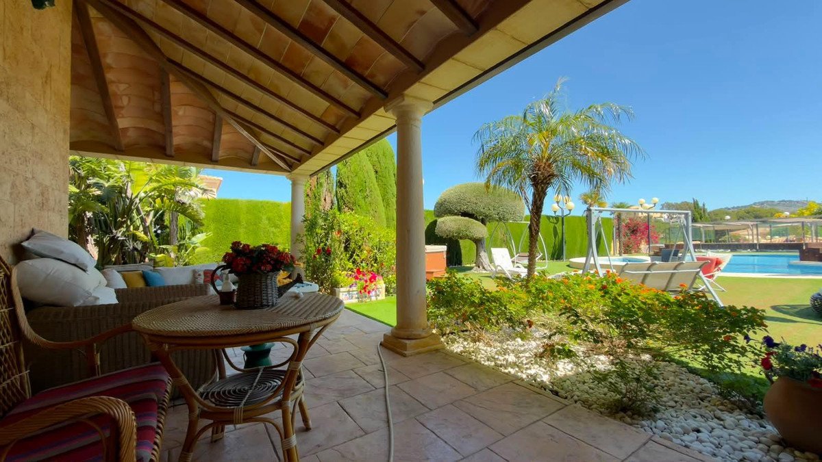 8 Bed Bungalow in Calpe