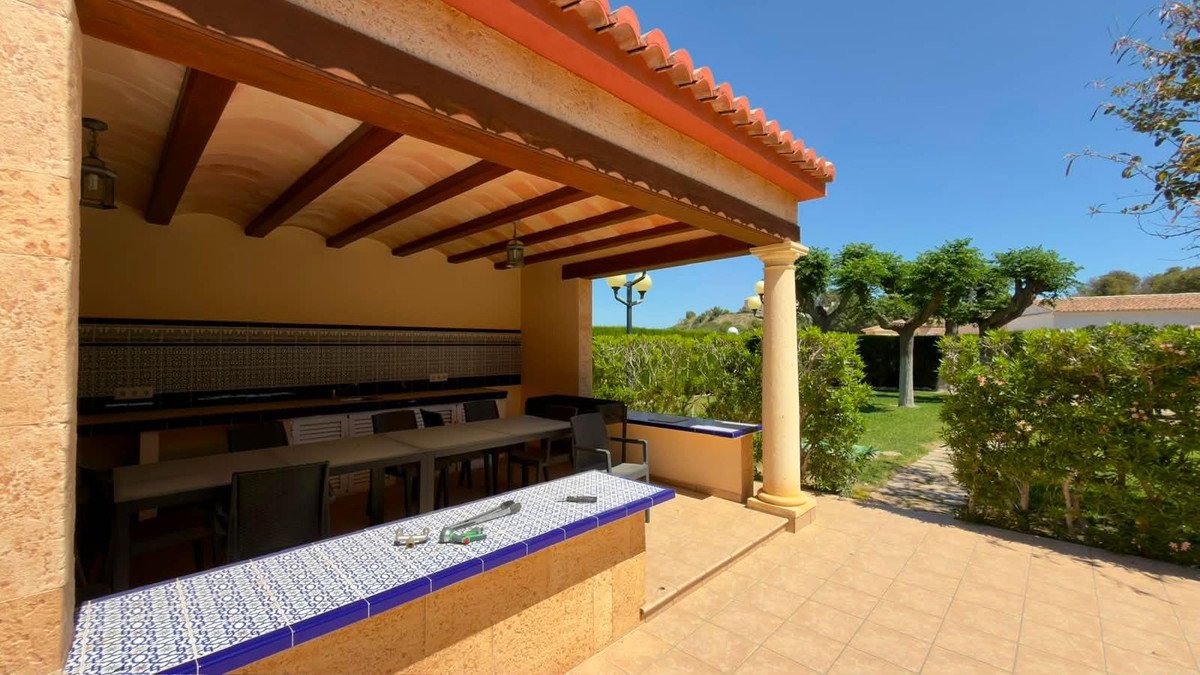 8 Bed Bungalow in Calpe