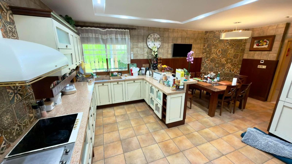 8 Bed Bungalow in Calpe