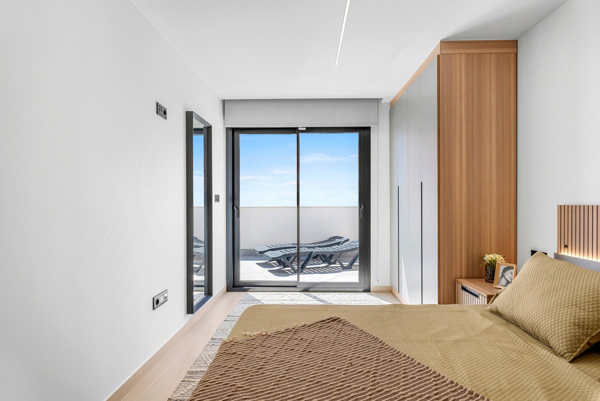 2 Bed New Development in Urbanización El Raso