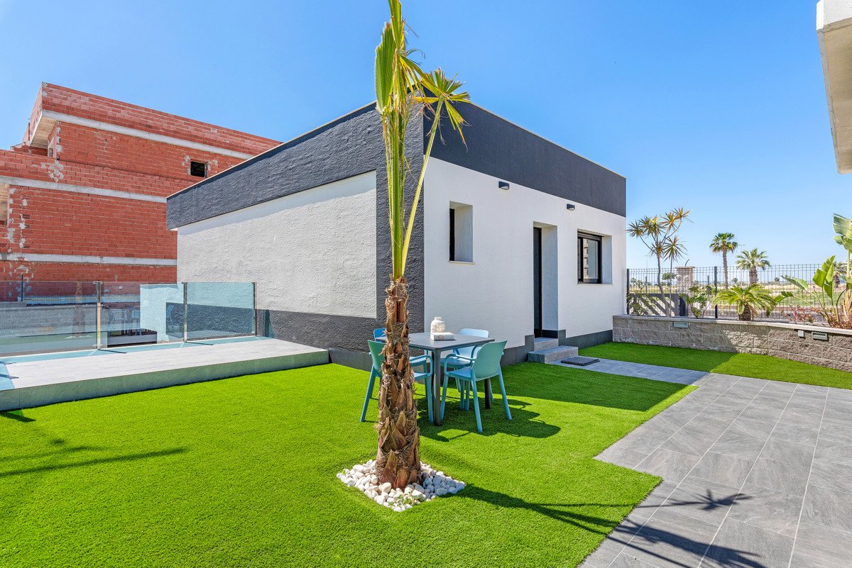 2 Bed New Development in Urbanización El Raso