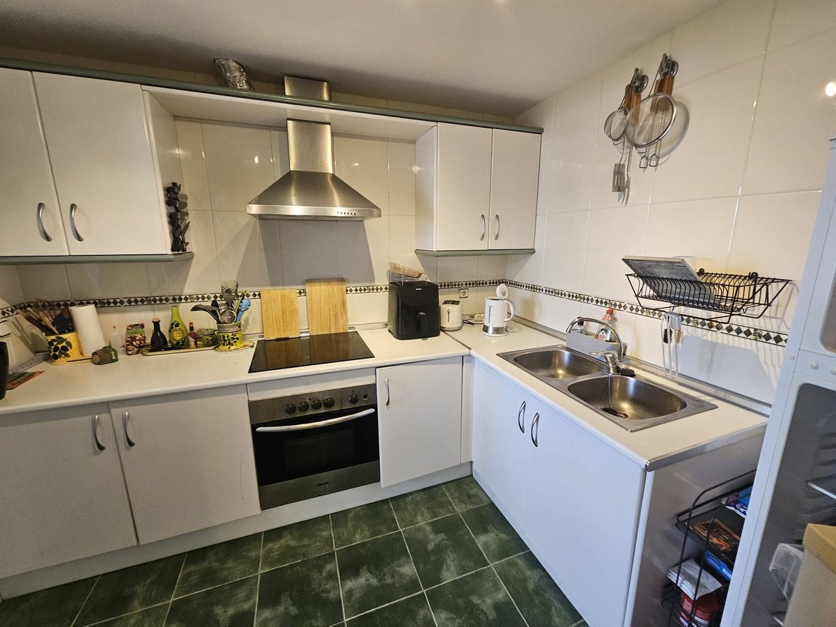 2 Bed Middle Floor Apartment in Riviera del Sol