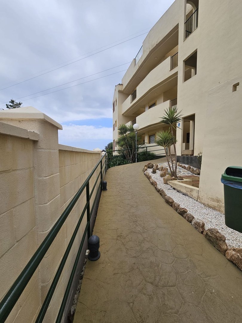 2 Bed Middle Floor Apartment in Riviera del Sol