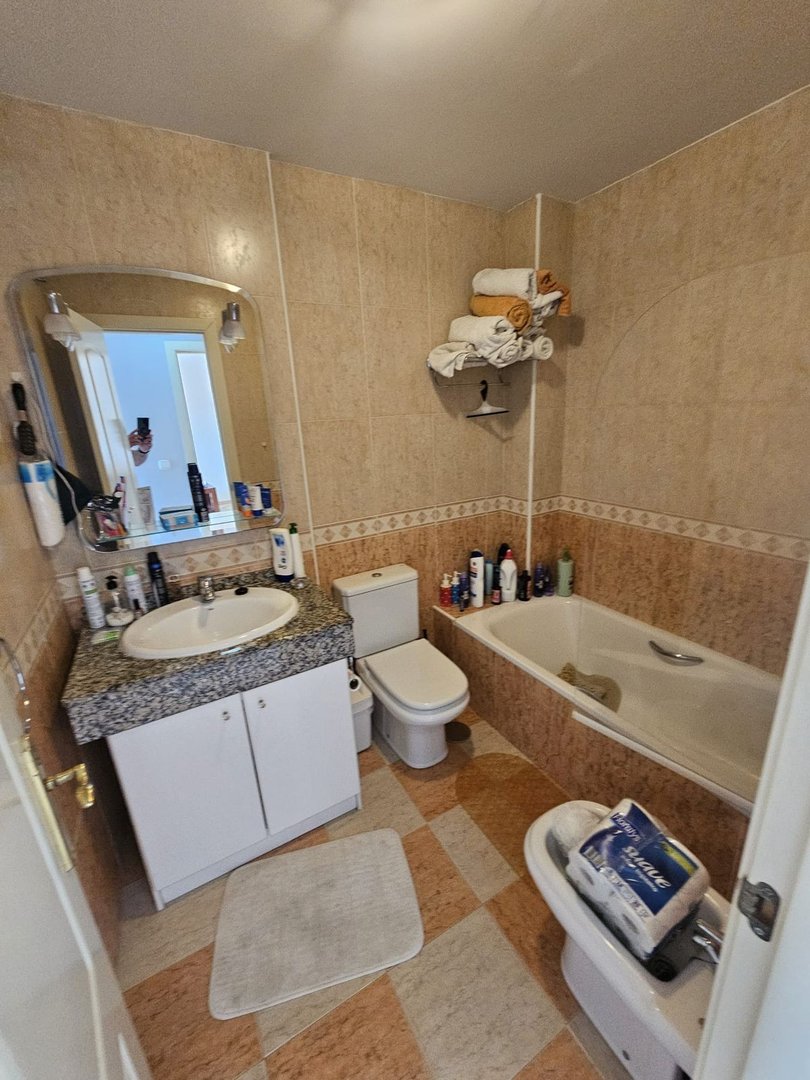 2 Bed Middle Floor Apartment in Riviera del Sol