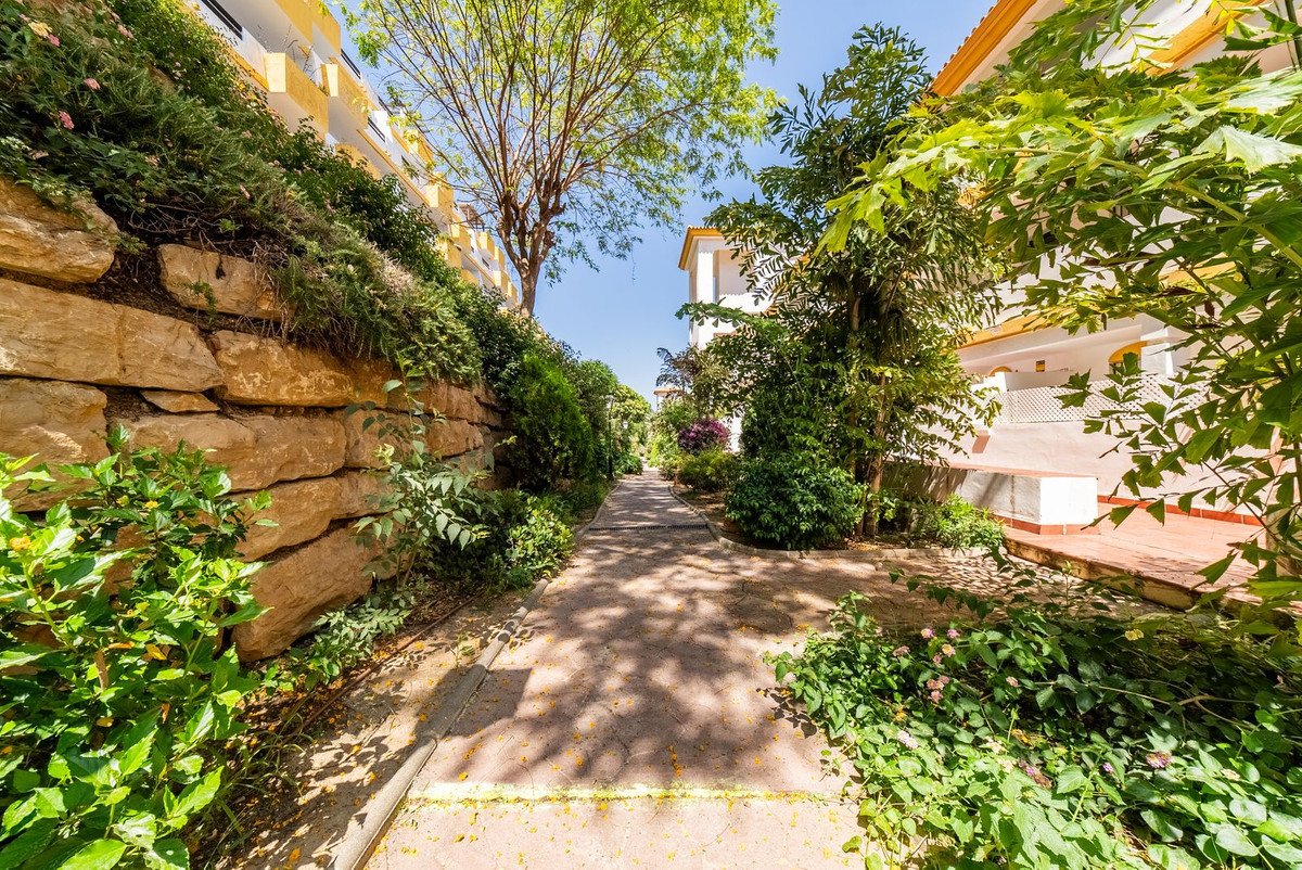 2 Bed Ground Floor Apartment in Calanova Golf