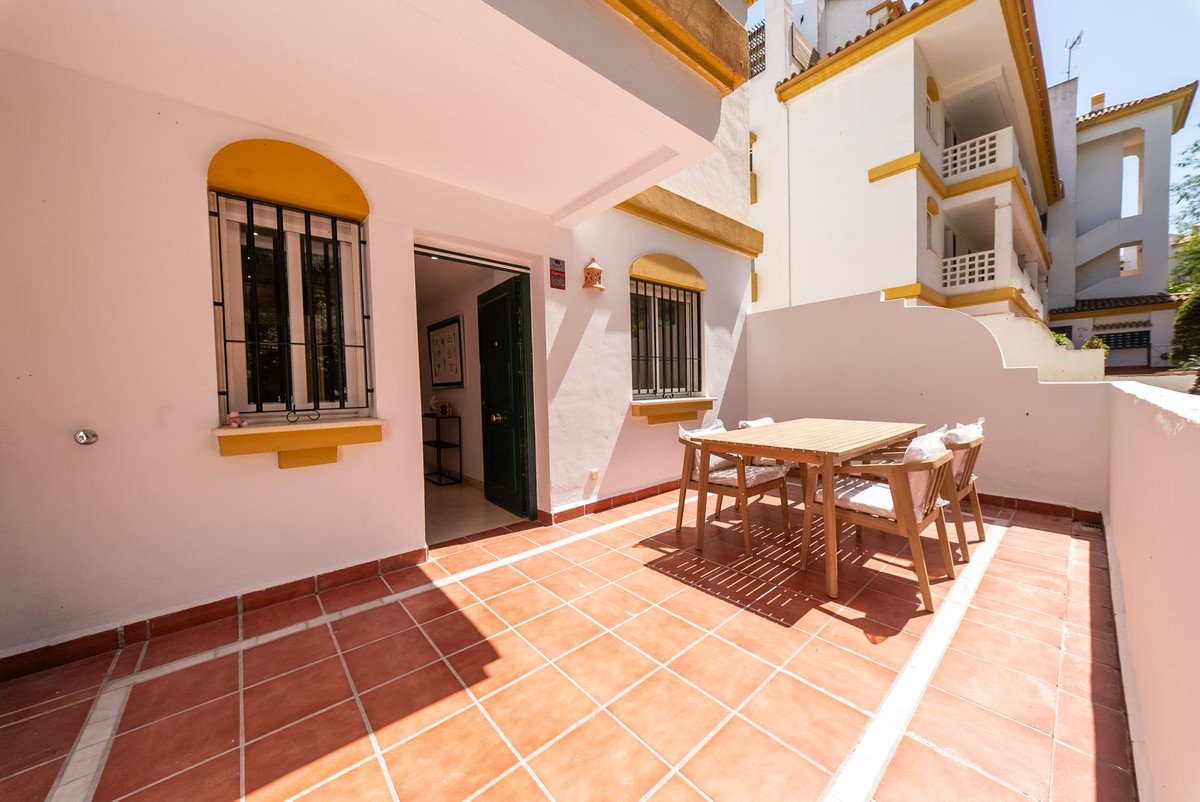 2 Bed Ground Floor Apartment in Calanova Golf