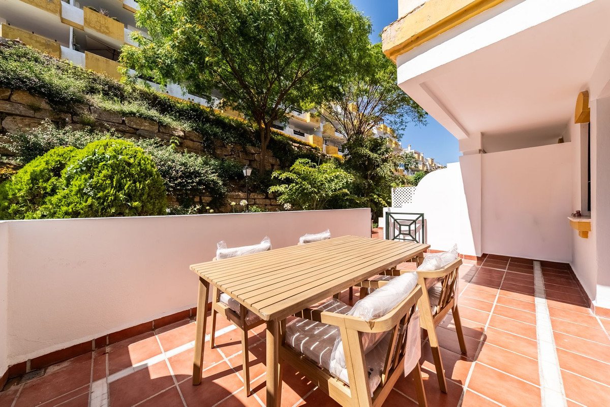 2 Bed Ground Floor Apartment in Calanova Golf