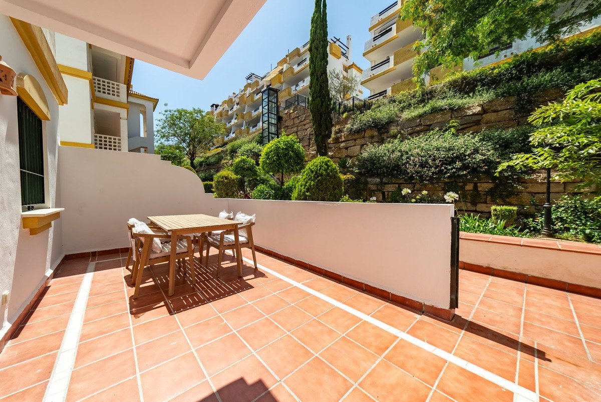 2 Bed Ground Floor Apartment in Calanova Golf