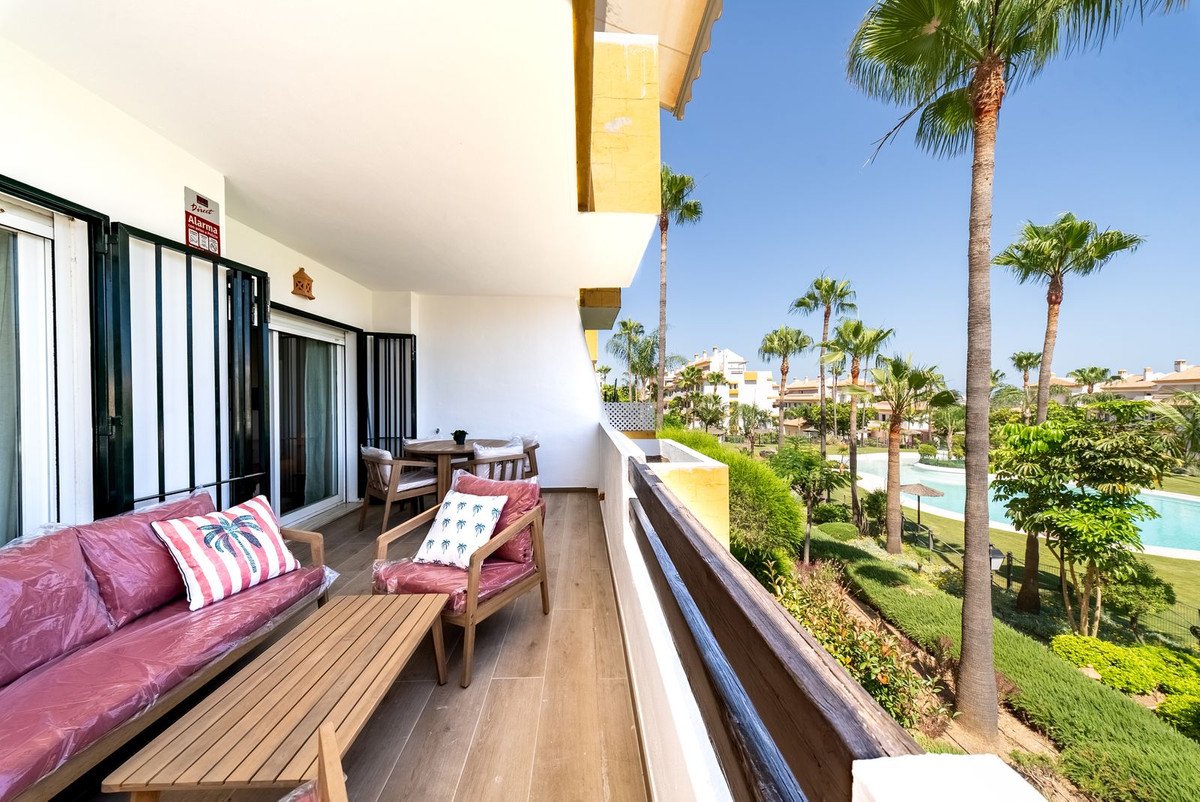 2 Bed Ground Floor Apartment in Calanova Golf