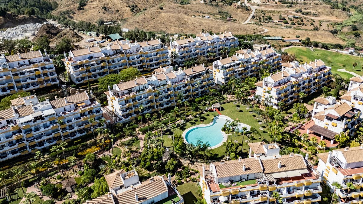 2 Bed Ground Floor Apartment in Calanova Golf