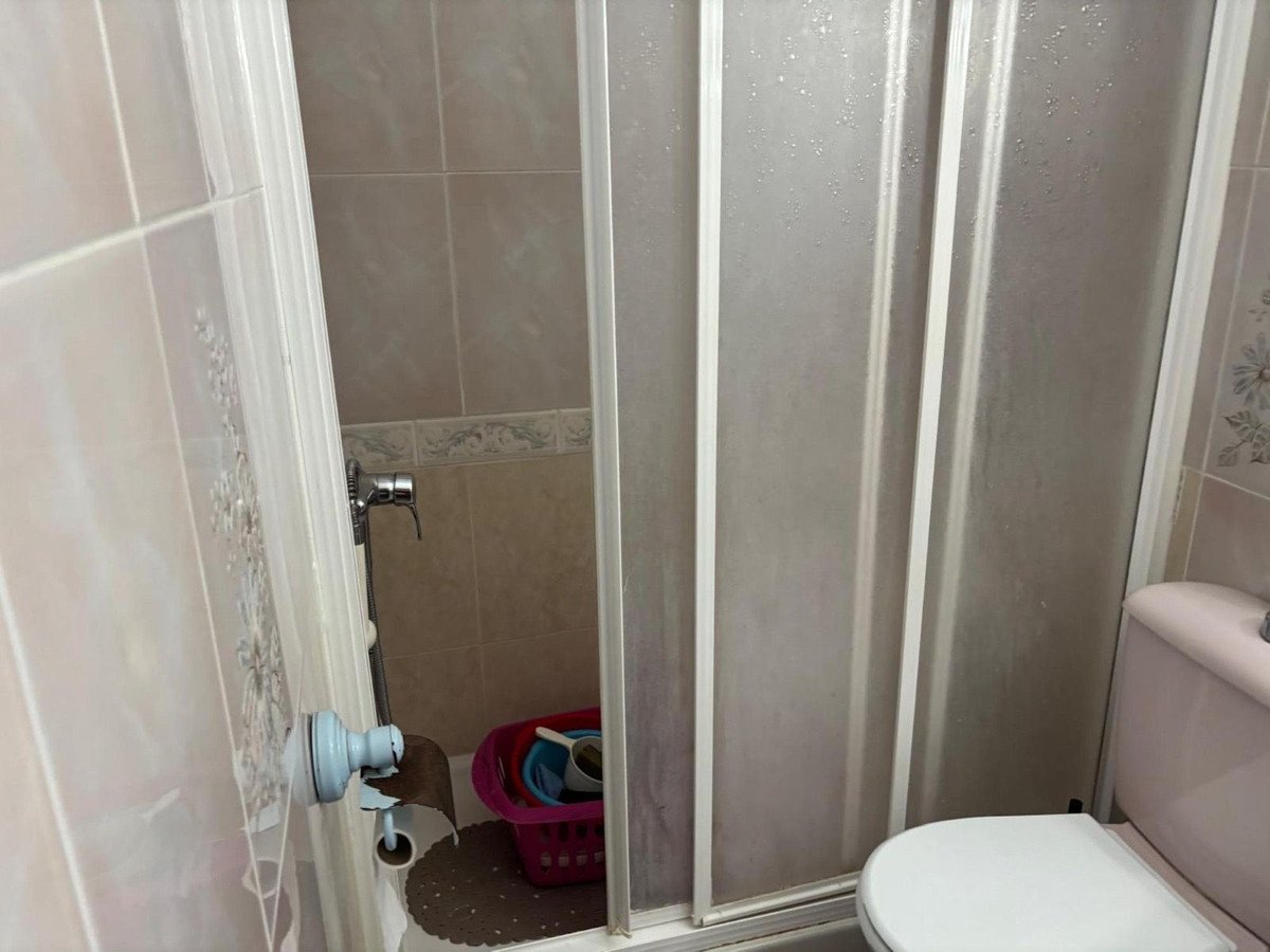 2 Bed Middle Floor Apartment in Estepona