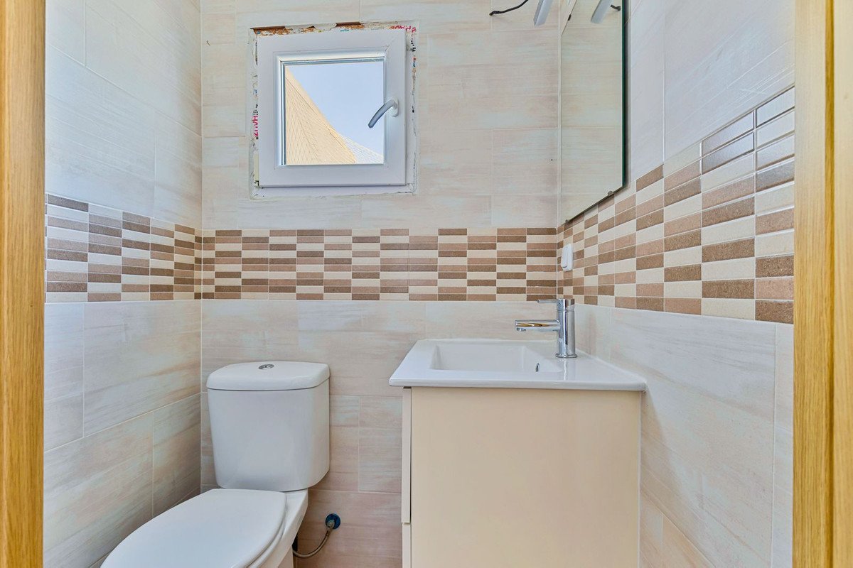 4 Bed Top Floor Apartment in La Cala de Mijas