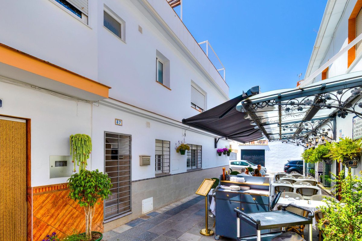 4 Bed Top Floor Apartment in La Cala de Mijas